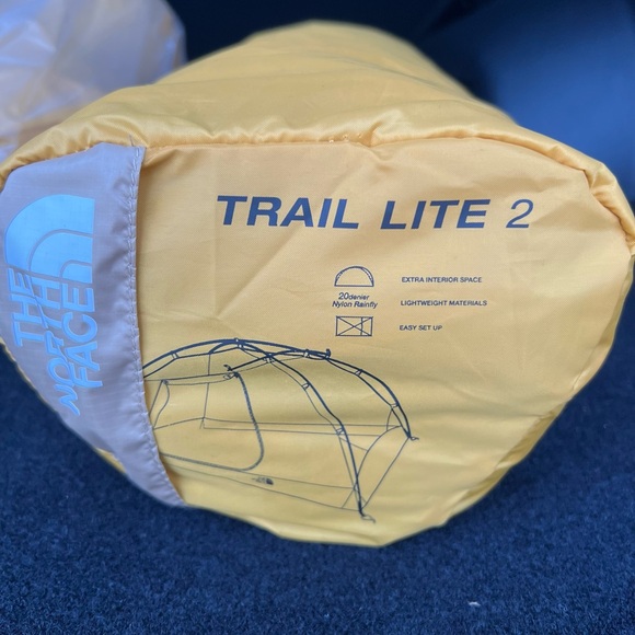 NWT The North Face Trail Lite 2 Tent In Khaki Stone/Arrowwood Yellow - Picture 6 of 9